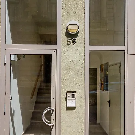 Luxury With Balcony In Downtown Appartement