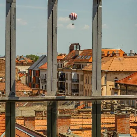 Appartement Luxury With Balcony In Downtown Boedapest