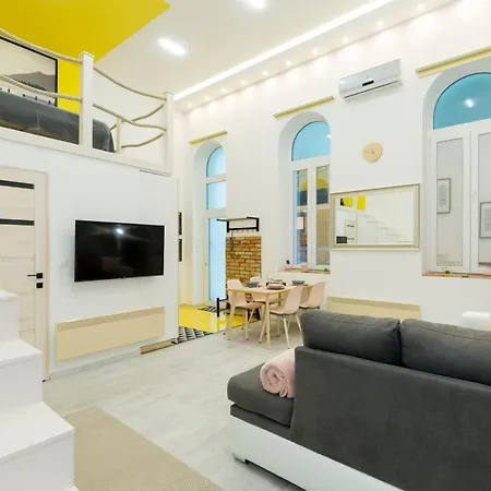 Pastel Paradise With A Ray Of Sunshine Appartamento