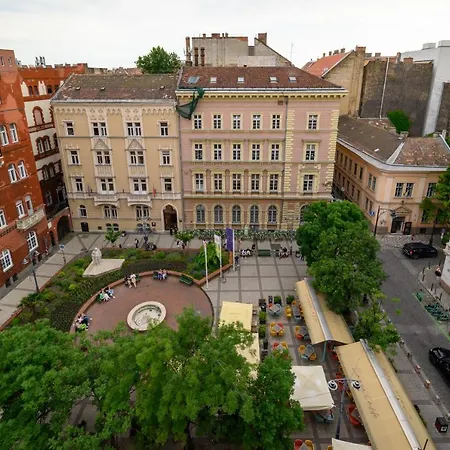 3bedroom Triplex Rooftop Apartment