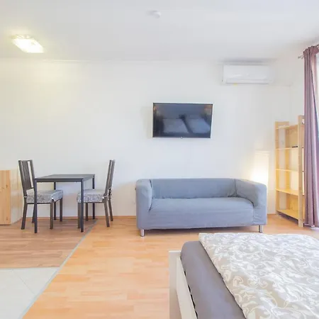 Corvin Modern Studio With Ac, Parking *