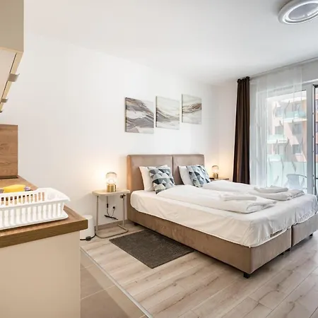 Copper Beech Apartment *