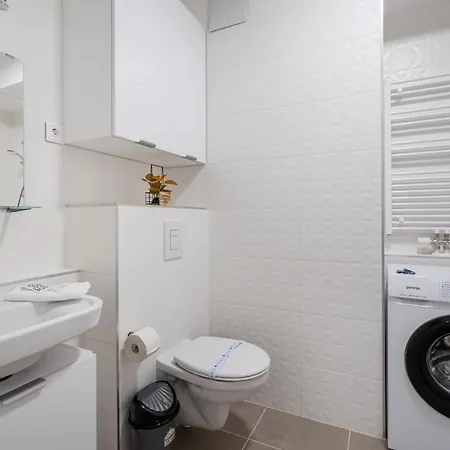 Copper Beech Apartment