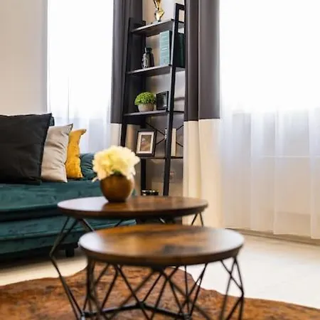 Apartment Industrial By Danube, Margaret Island Budapest
