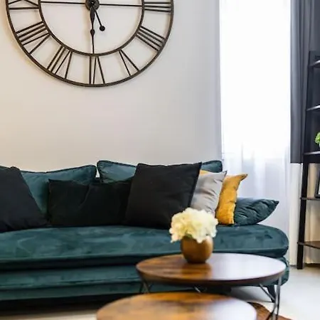 Apartment Industrial By Danube, Margaret Island