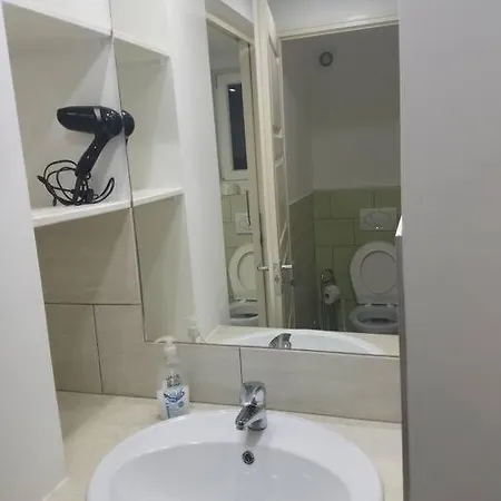 Big Cozy - Skyfall 3 Bdrm 6 Beds 1&half Baths * Budapest