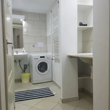Apartment Big Cozy - Skyfall 3 Bdrm 6 Beds 1&half Baths Budapest