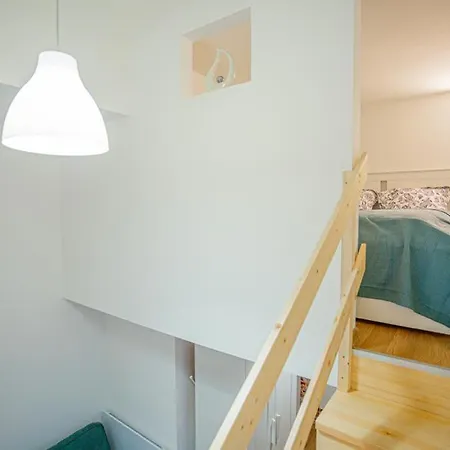 Cosy Gallery Flat In Akacfa St. Apartment Budapest