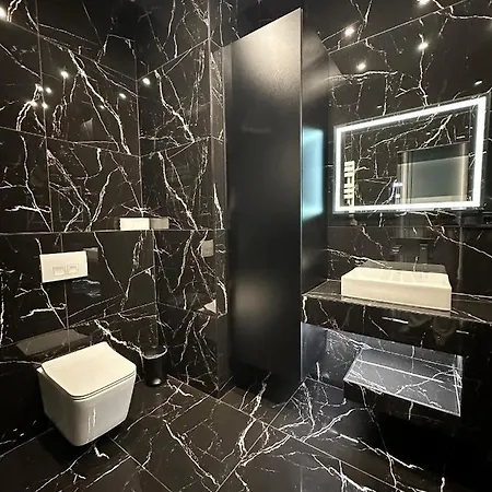 V21 Luxury * Budapešť