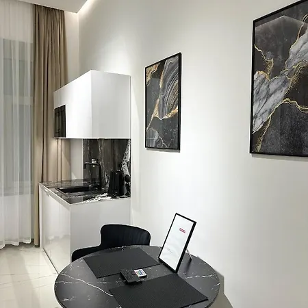 V21 Luxury * Budapešť