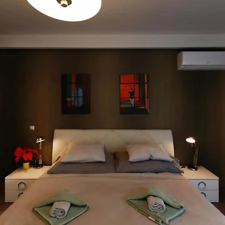 Apartment 360 Panorama • Rooftop Jacuzzi • Downtown Budapest