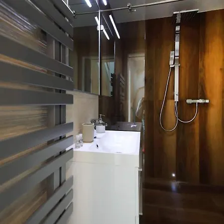 360 Panorama • Rooftop Jacuzzi • Downtown Apartment Budapest