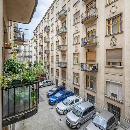 Dual 2br Comfort Escape With 2 Bathroom By Nw