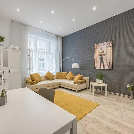 Dual 2br Comfort Escape With 2 Bathroom By Nw Apartment Budapest