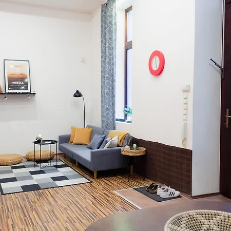 Apartment Cosy Nest Close To Blaha Sqr