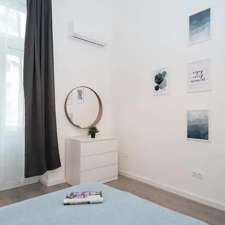 Stylish New With View On New York Palace Apartament *