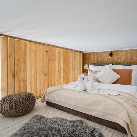 Solar System With Gallery Apartment *