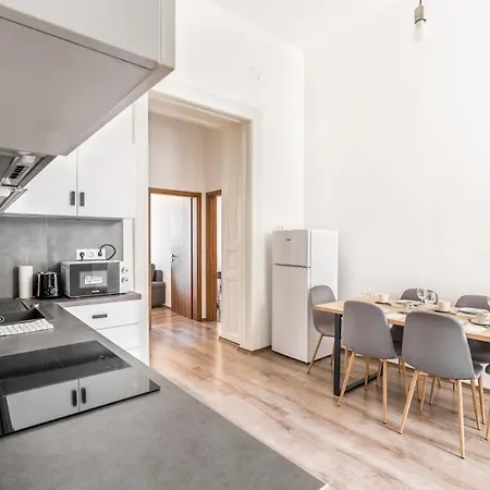 Lovely Urban Retreat - Apartmán *