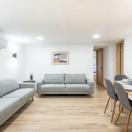 Cityscape Budget Doubledecker B Apartament