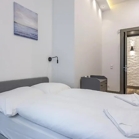 Alder Bridge Apartment *
