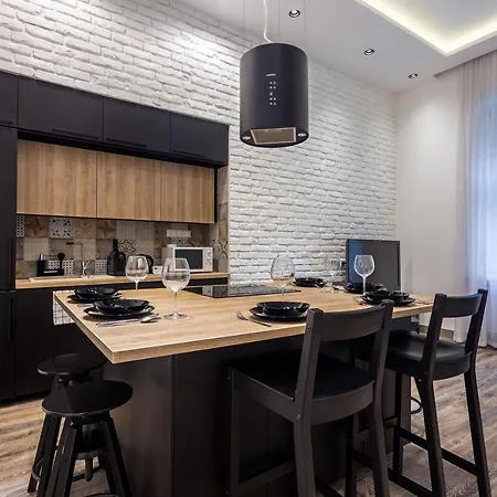 Alder Bridge Apartment *