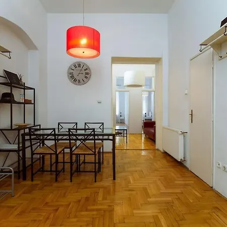 Apartment Cityscape Budget Museum