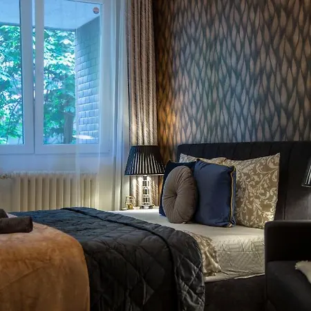 Stylish Quentin In The King Street Apartment Budapest