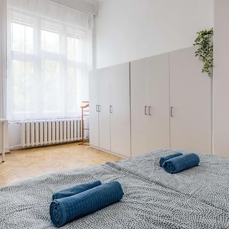 Apartment Spacious And Bright Family In The Inner City