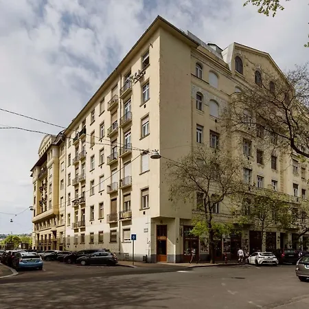 Apartment Spacious And Bright Family In The Inner City Budapest