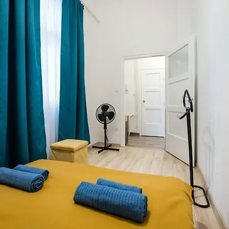 Spacious And Bright Family In The Inner City