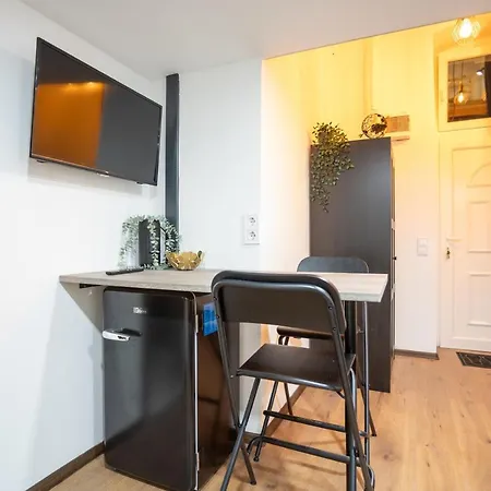 Goblin With Free Private Parking Apartment Budapest