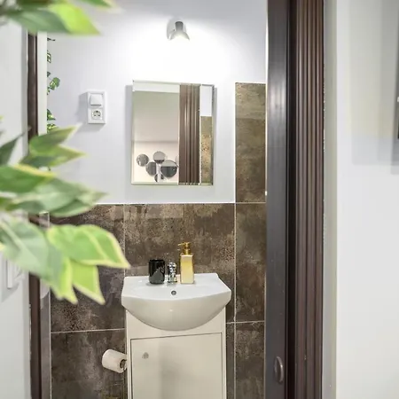 Goblin With Free Private Parking Apartment Budapest