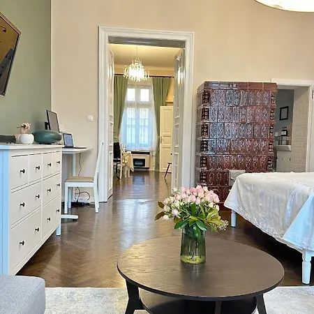 The Spot With Chair - Cozy Space Near Danube *