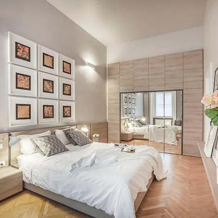 Apartment Dreher Palace Iii *