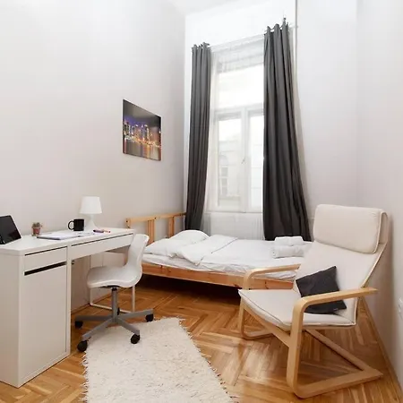 Apartment Cityscape Budget Isabella *