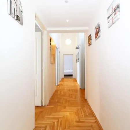 Apartment Cityscape Budget Isabella Budapest