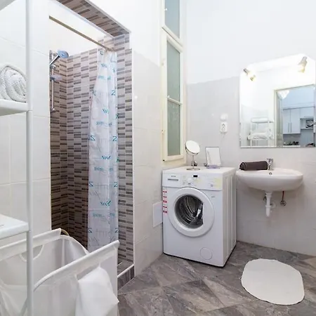 Cityscape Budget Isabella Budapest