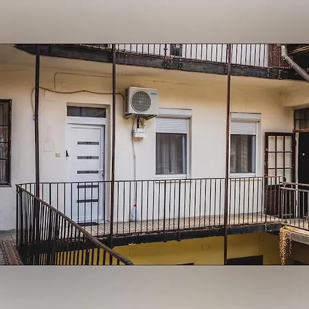 Cozy Aptmt In The Center*ac*electronic Door Locker Apartment *