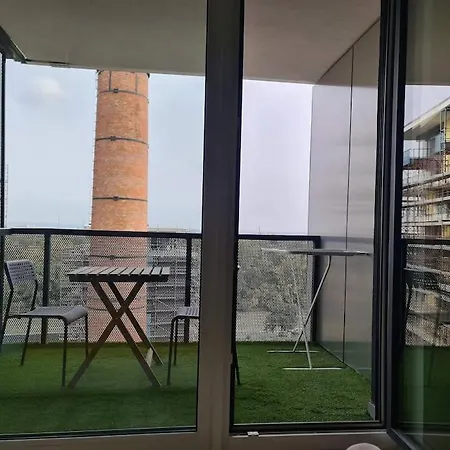 Waterfront River View Apartment *
