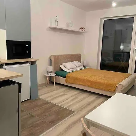 Waterfront River View Apartment *