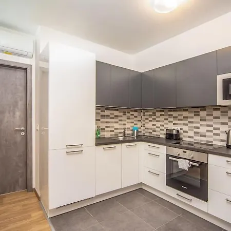 Grace Pine 1 Apartament