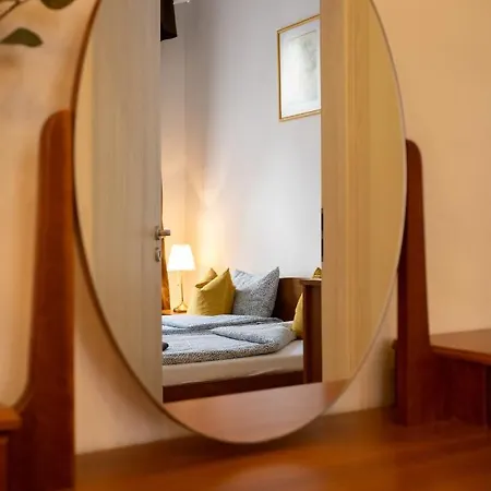 Emerald Apartment *