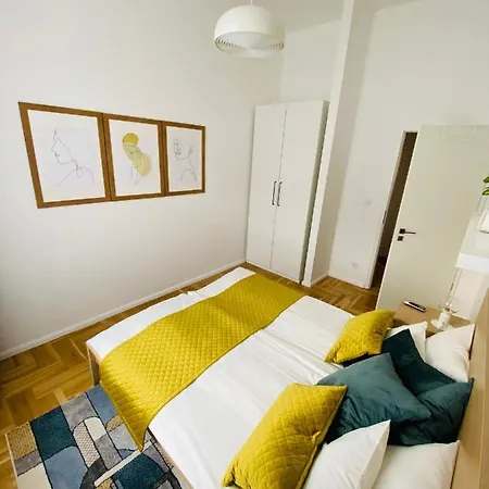 Birdie 3-bdr Apartment *