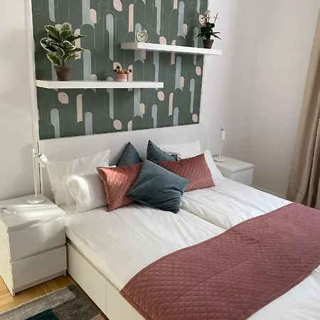 Birdie 3-bdr Apartment