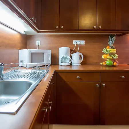 City-hotel Apartmanhotel 4*