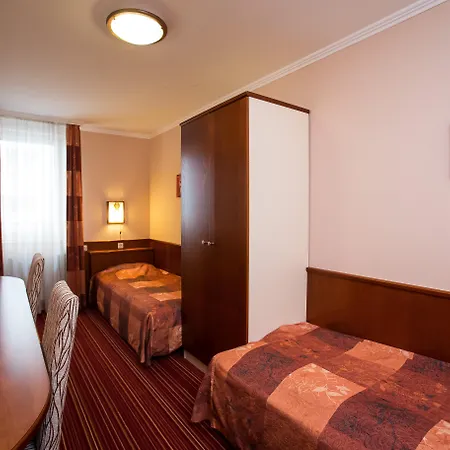 City-hotel Apartmanhotel 4*