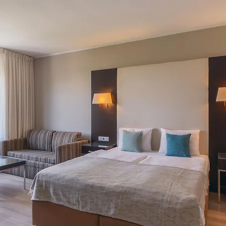 Hotel Lion's Garden 4*