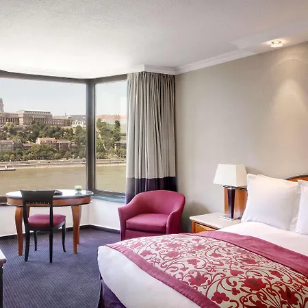 מלון Sofitel Chain Bridge