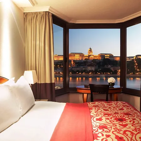 Sofitel Chain Bridge מלון