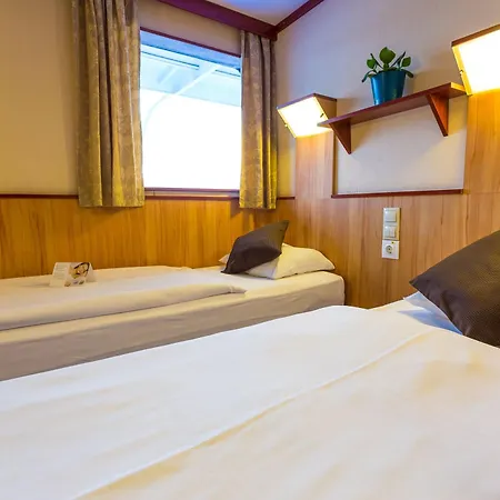 Úszó hotel Fortuna Boat